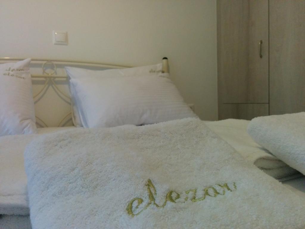 Elezar Apartment Neo Oitilo Bilik gambar