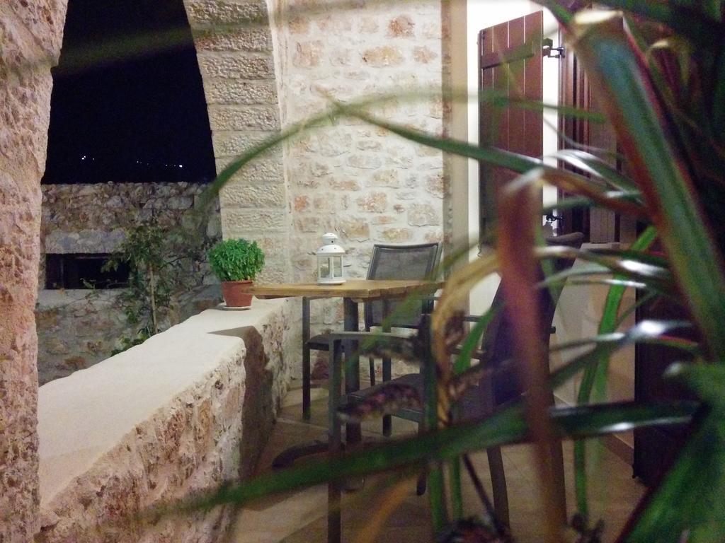 Elezar Apartment Neo Oitilo Luaran gambar