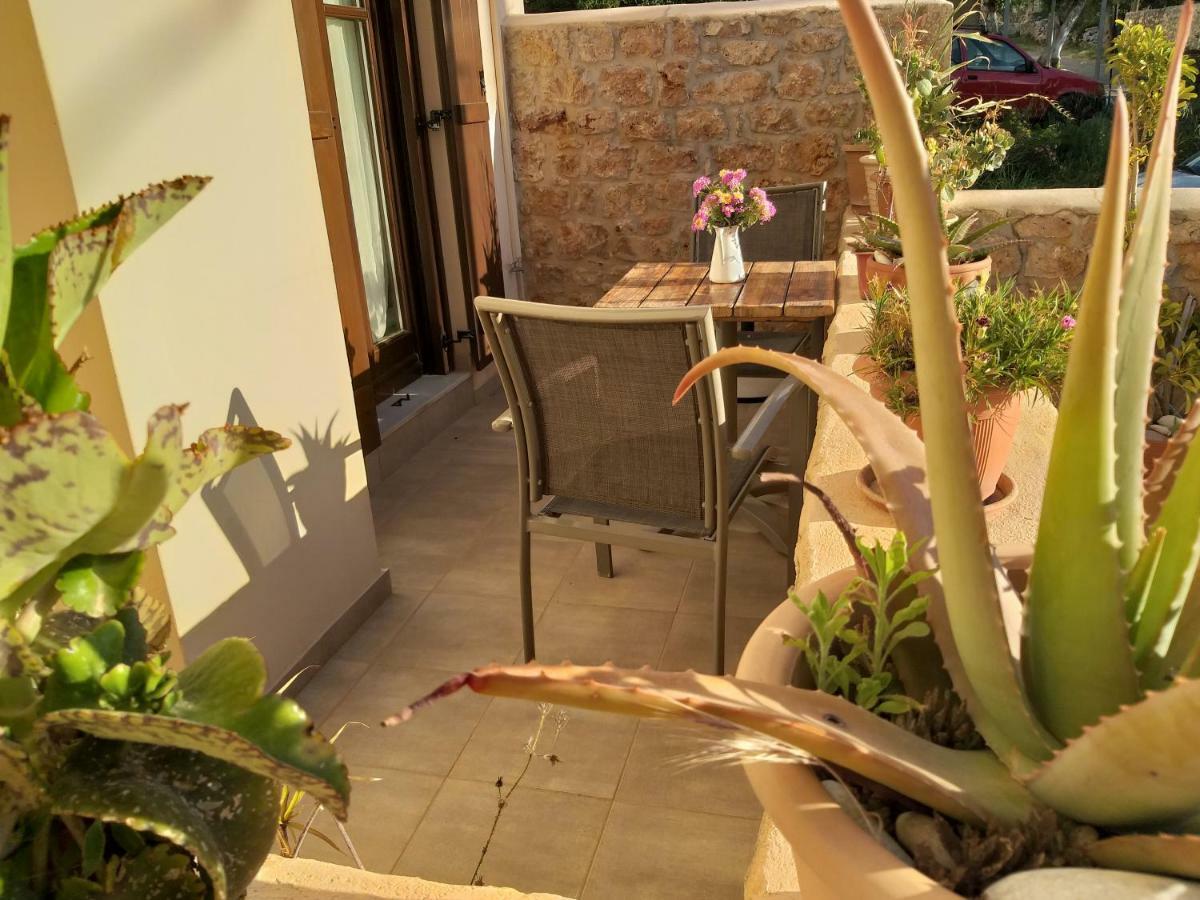 Elezar Apartment Neo Oitilo Luaran gambar