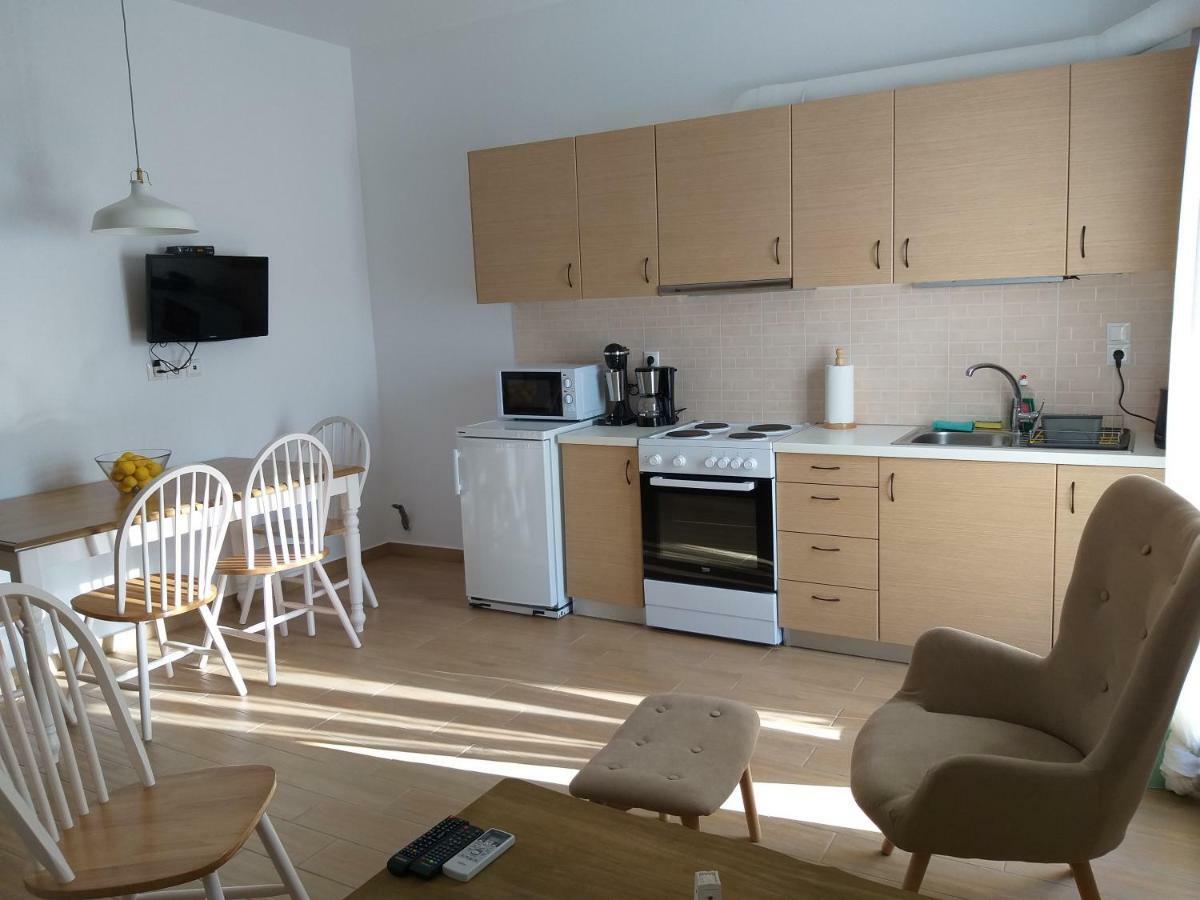 Elezar Apartment Neo Oitilo Luaran gambar