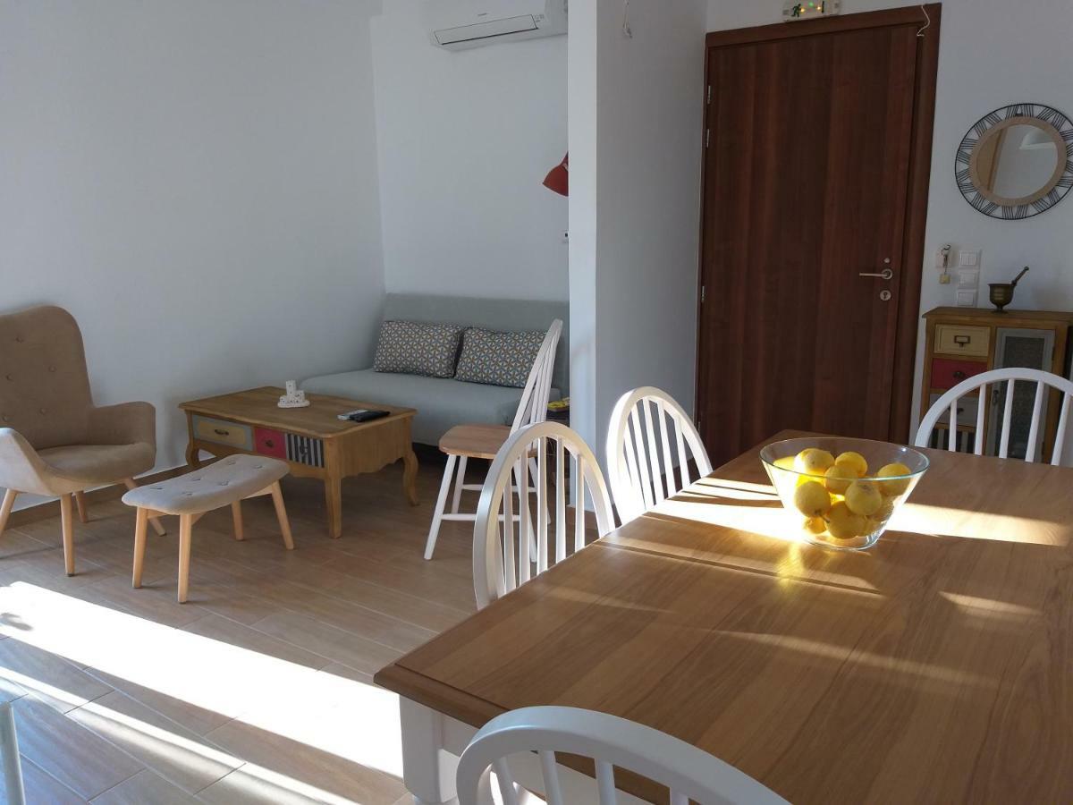 Elezar Apartment Neo Oitilo Luaran gambar